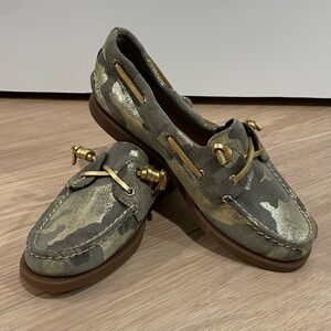 Sperry Olive and Tan Boat Shoe Box